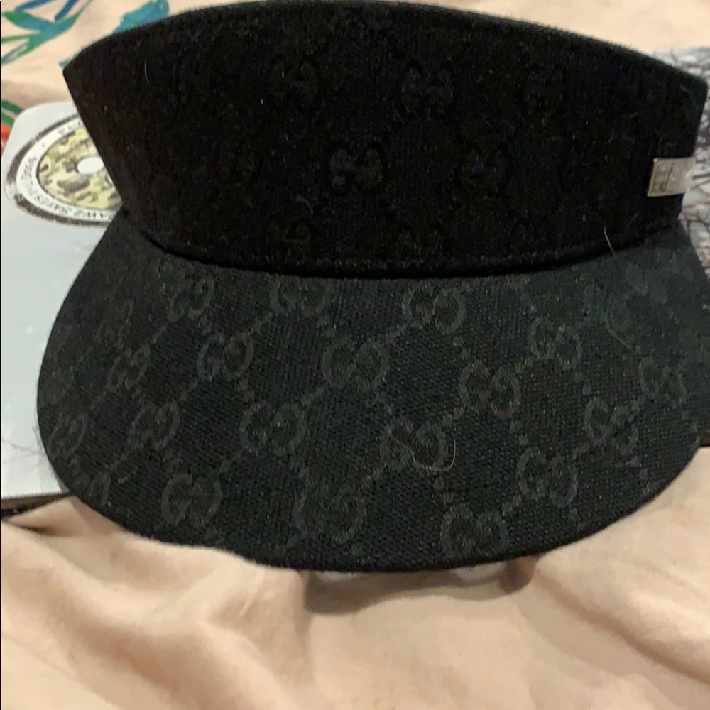 Look alike Gucci visor